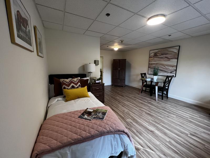 Resident Rooms Image #7