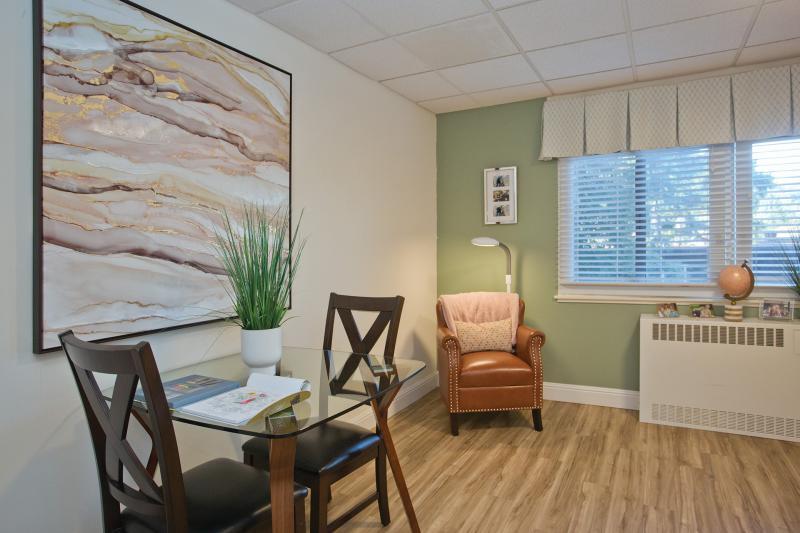 Resident Rooms Image #11