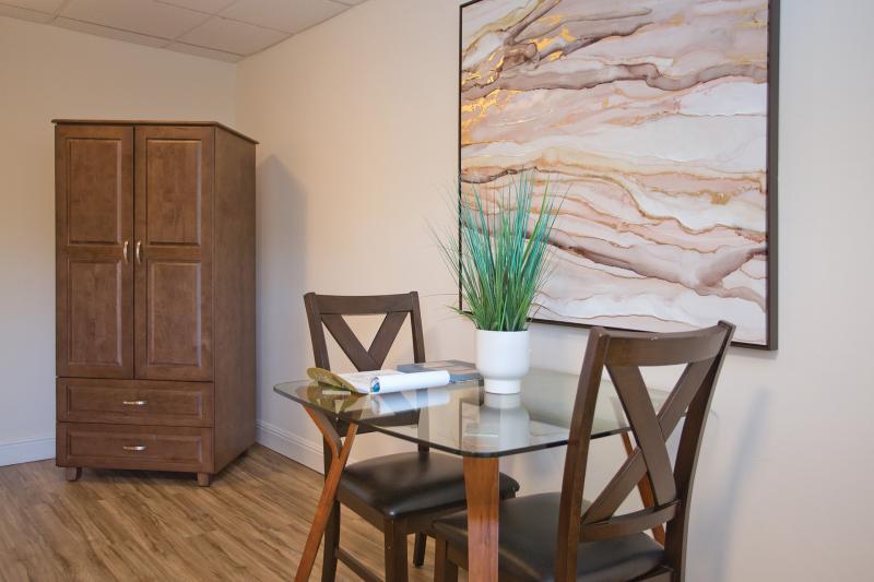 Resident Rooms Image #14