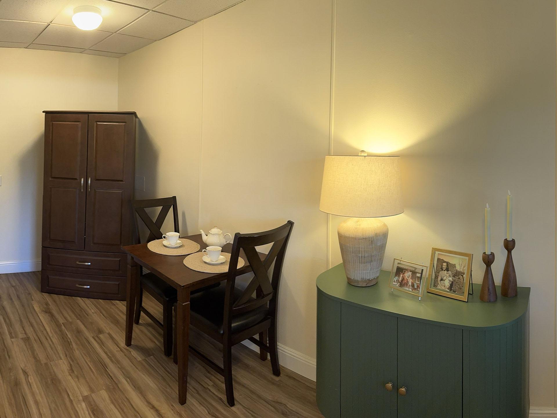Resident Rooms Image #16